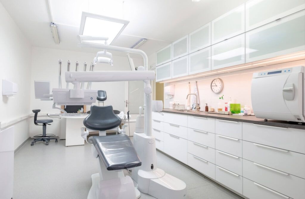 Comfortable Dental Chair Unit with Luxury Dental Chair in Dentist doctor clinic modern medical ward.