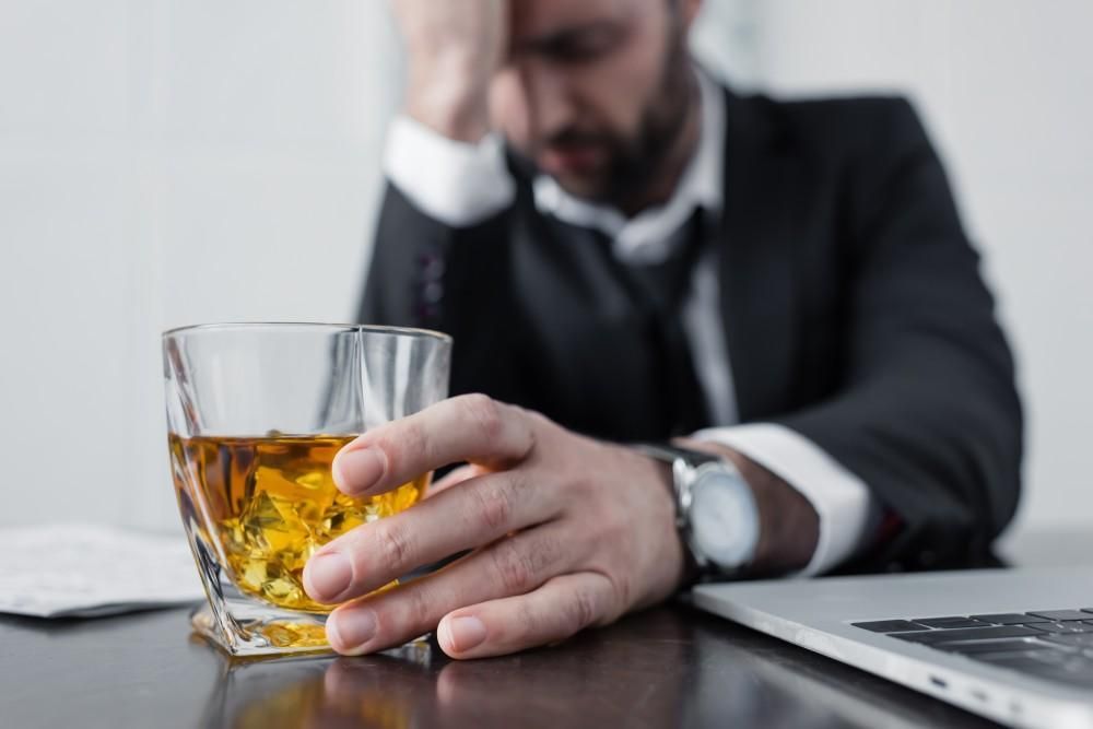 Spotting the Warning Signs of Alcohol Addiction