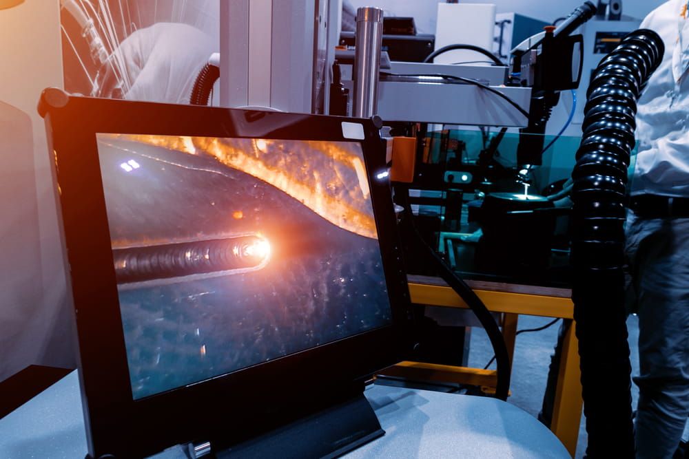 Operation of an industrial endoscope on a monitor screen