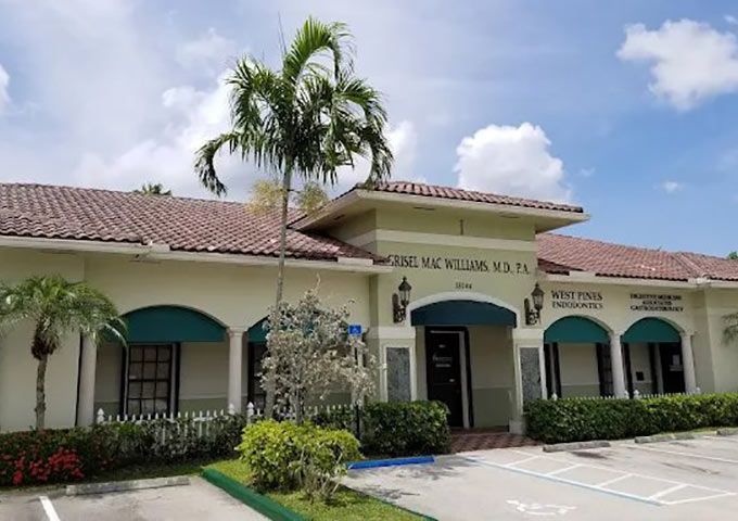 Pembroke Pines, FL location