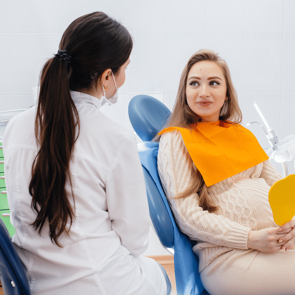 Dr. Tammy Del Sol talking to pregnant patient