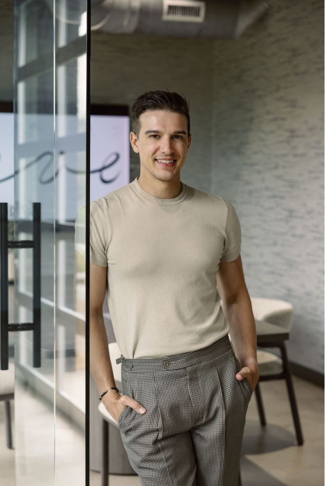 Dr. Francesco Laterza, MD, board-certified internal medicine physician and medical director of Arvé Aesthetics.