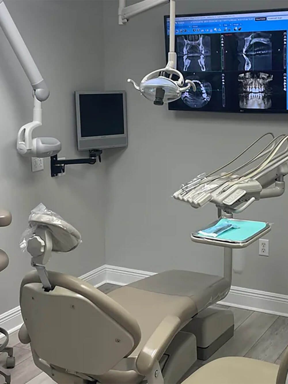 Hugh B Rosenblatt, DMD, FAGD, FICOI Dental Clinic