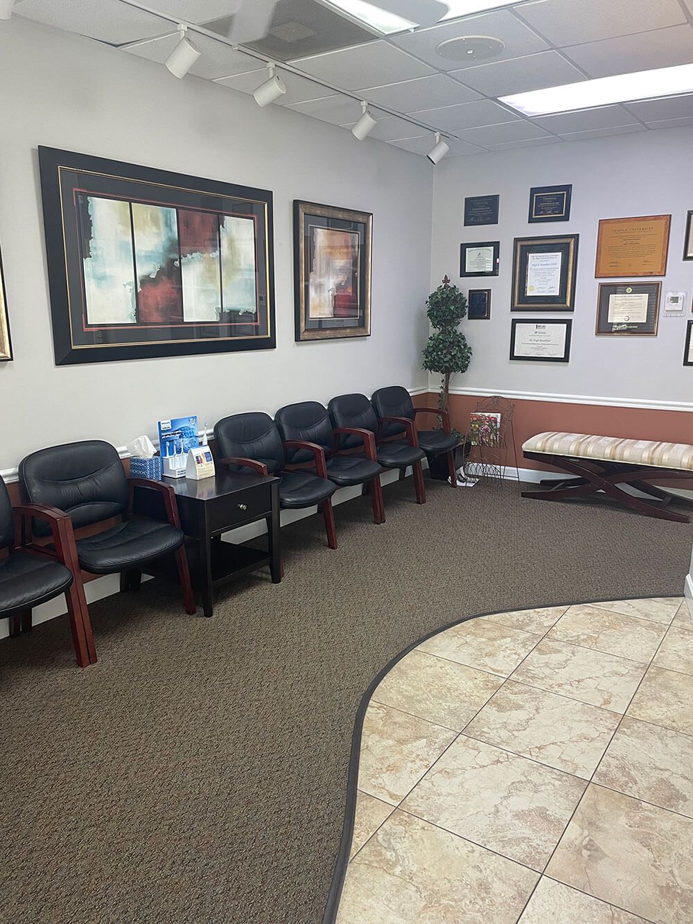 Boynton Beach Dental Care - Hugh B Rosenblatt, DMD, FAGD, FICOI Office waiting area